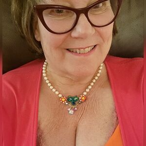 NEW NWT Betsey Johnson Pearl Necklace with Multicolor Gem Accents